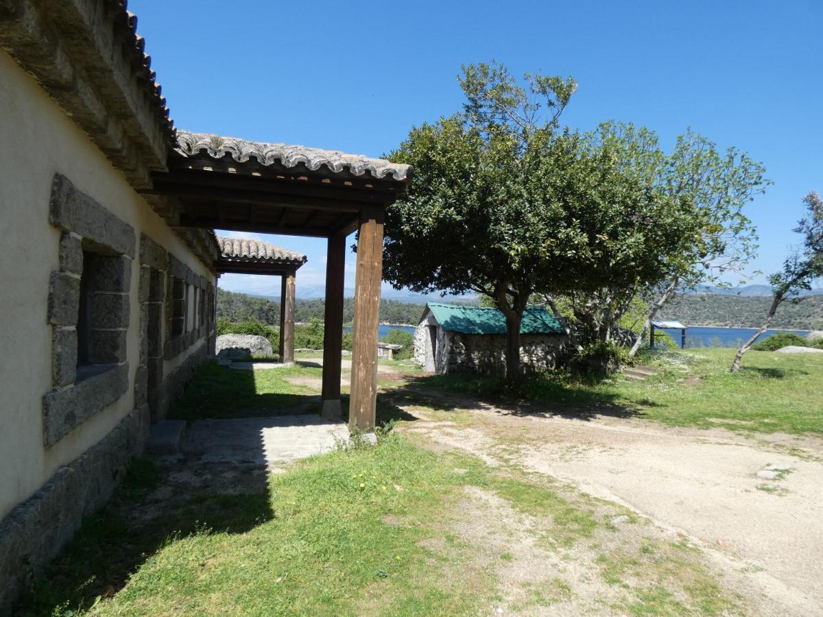 Nucleo De Turismo Rural Valle De Iruelas Las Cruceras Exterior photo