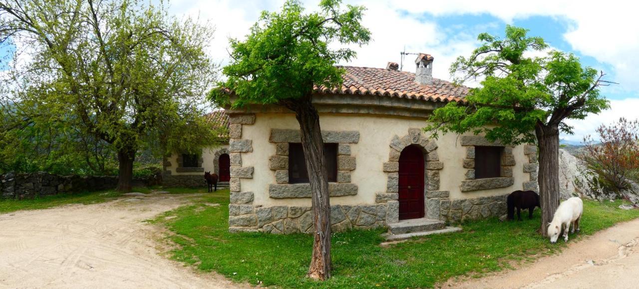 Nucleo De Turismo Rural Valle De Iruelas Las Cruceras Exterior photo